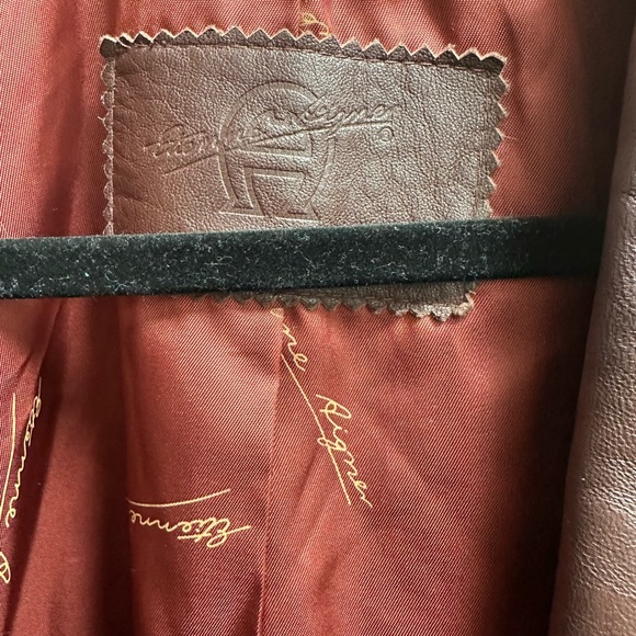 Vintage Etienne Aigner leather jacket - Picture 4 of 5